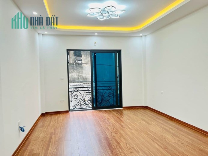Bán nhà ngõ Hoàng Ngân, Cầu Giấy 42m2 giá 4.25 tỷ, 5 tầng, 4PN, MT 3m