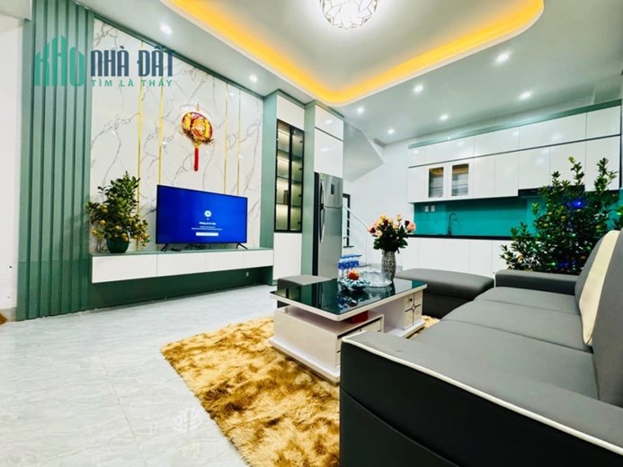 Bán nhà ngõ Hoàng Ngân, Cầu Giấy 42m2 giá 4.25 tỷ, 5 tầng, 4PN, MT 3m