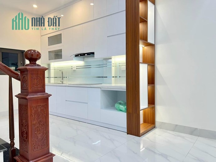 Bán nhà ngõ Hoàng Ngân, Cầu Giấy 42m2 giá 4.25 tỷ, 5 tầng, 4PN, MT 3m