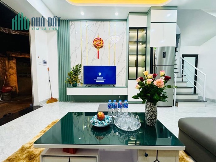 Bán nhà ngõ Hoàng Ngân, Cầu Giấy 42m2 giá 4.25 tỷ, 5 tầng, 4PN, MT 3m