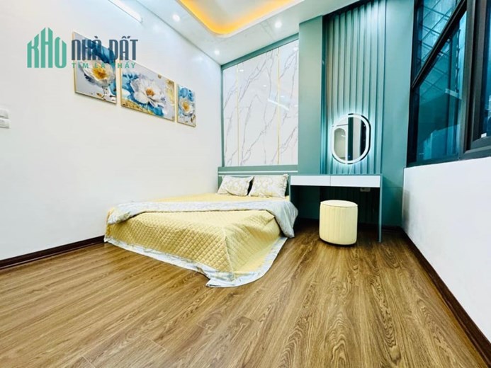 Bán nhà ngõ Hoàng Ngân, Cầu Giấy 42m2 giá 4.25 tỷ, 5 tầng, 4PN, MT 3m