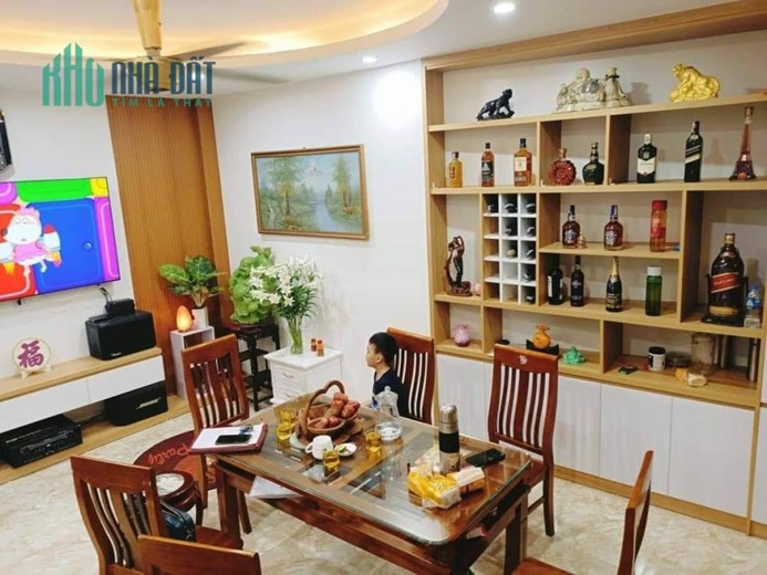 Bán nhà ngõ Yên Phụ, Tây Hồ 42m2 giá 4.1 tỷ, 5 tầng, 4PN, MT 3m