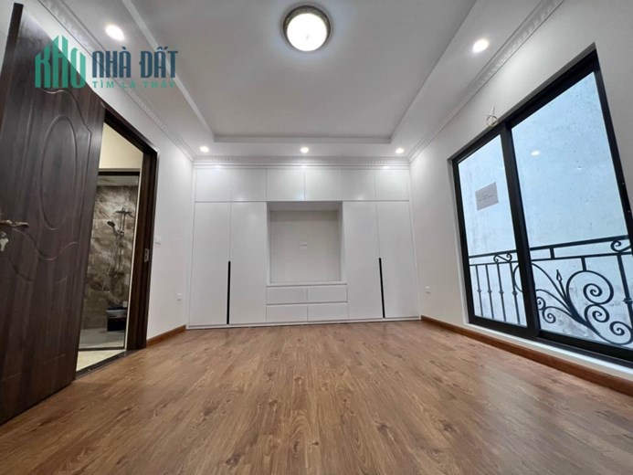 Bán nhà ngõ Xuân La, Tây Hồ 42m2 giá 4.15 tỷ, 5 tầng, 4PN, MT 3m