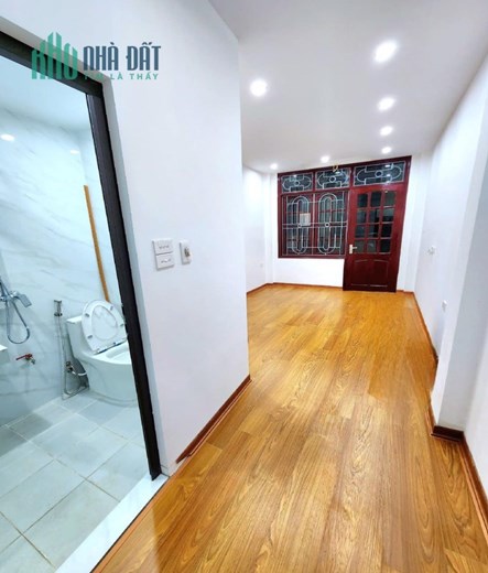 Bán nhà ngõ Cát Linh, Đống Đa 42m2 giá 4.65 tỷ, 5 tầng, 4PN, MT 3m