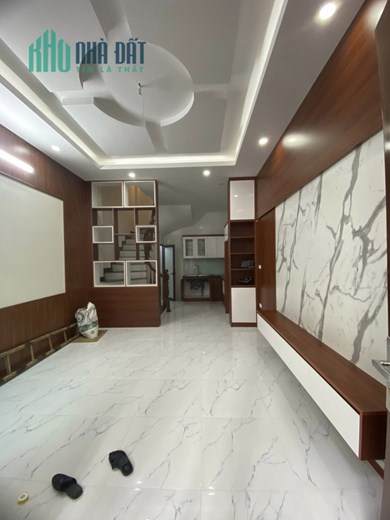 Bán nhà ngõ Pháo Đài Láng, Đống Đa 42m2 giá 4.55 tỷ, 5 tầng, 4PN, MT 3m