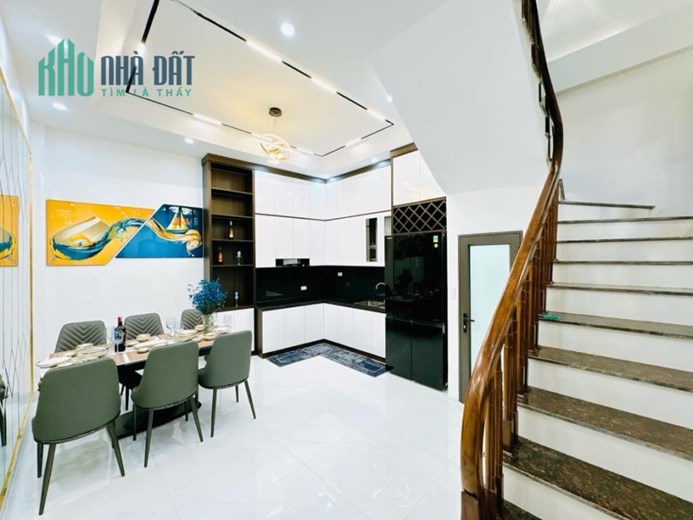 Bán nhà ngõ Lê Trọng Tấn, Hoàng Mai 45.5m2 giá 4.85 tỷ, 5 tầng, 4PN, MT 3.5m