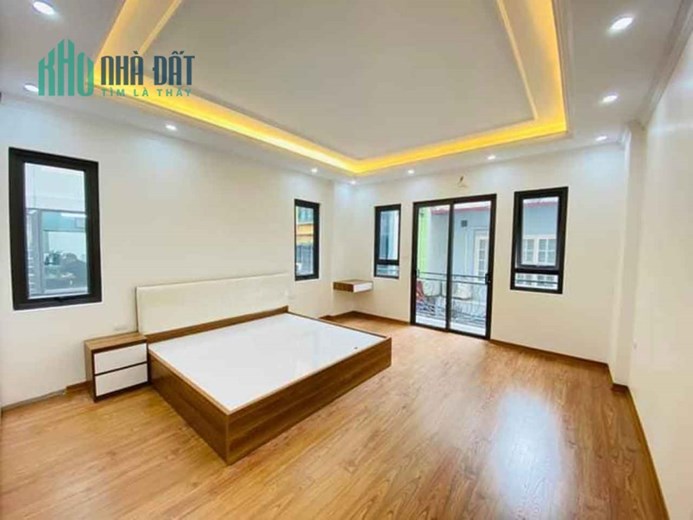 Bán nhà ngõ Giải Phòng, Hoàng mai 48m2 giá 4.95 tỷ, 5 tầng, 4PN, MT 4m
