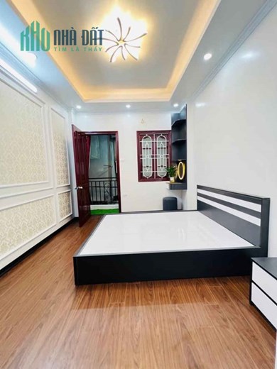 Bán nhà ngõ Giảng Võ, Ba Đình 42m2 giá 4.35 tỷ, 5 tầng, 4PN, MT 3m