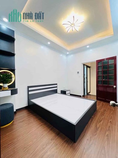 Bán nhà ngõ Giảng Võ, Ba Đình 42m2 giá 4.35 tỷ, 5 tầng, 4PN, MT 3m