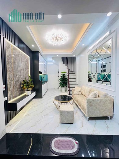 Bán nhà ngõ Giảng Võ, Ba Đình 42m2 giá 4.35 tỷ, 5 tầng, 4PN, MT 3m