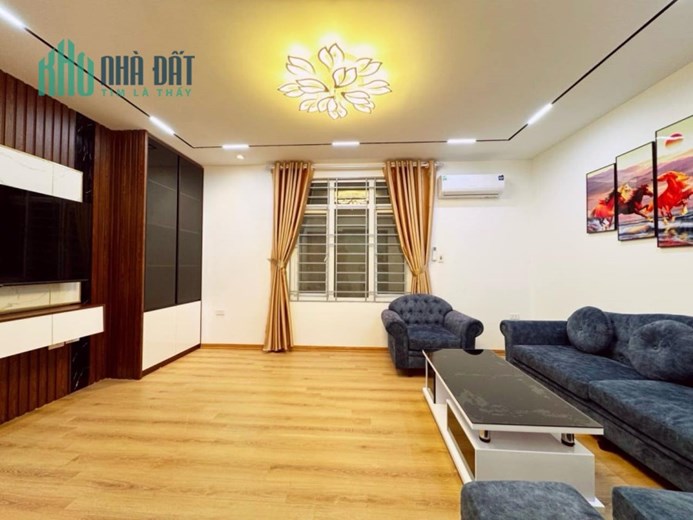 Bán nhà ngõ Núi Trúc, Ba Đình 40m2 giá 4.35 tỷ, 5 tầng, 4PN, MT 4m