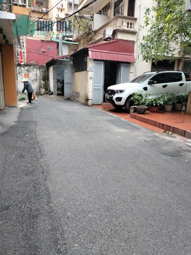5 TẦNG PHÂN LÔ - GARA Ô TÔ -  PHỐ PHẠM VĂN ĐỒNG.