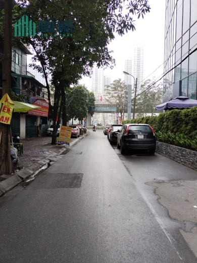 5 TẦNG PHÂN LÔ - GARA Ô TÔ -  PHỐ PHẠM VĂN ĐỒNG.