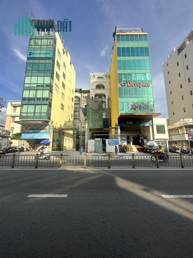 Bán Toà Nhà Văn Phòng Ngân Hàng MT Đinh Tiên Hoàng- 10x51m Hầm 10 Tầng- HĐT 400Trieu- Bán 75 Tỷ