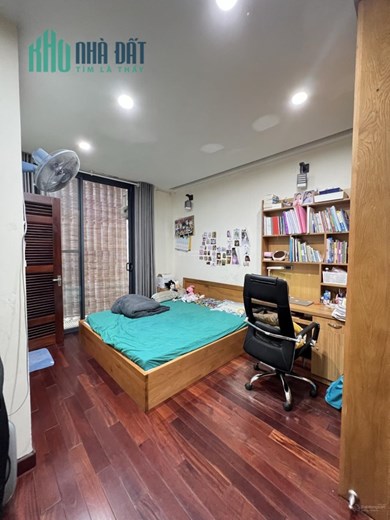 (Siêu Hiếm) Bán nhà Doãn Kế Thiện-Cầu Giấy, lô góc, ô tô tránh, 40m2, 13,3 tỷ.