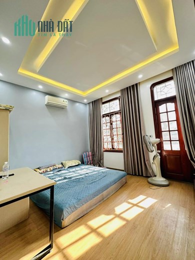 NHÀ ĐẸP - KINH DOANH - GARA Ô TÔ –Phố Tam Khương- Quận Đống Đa DT 55M2, MT4.9m. Giá Bán 11.8 tỷ