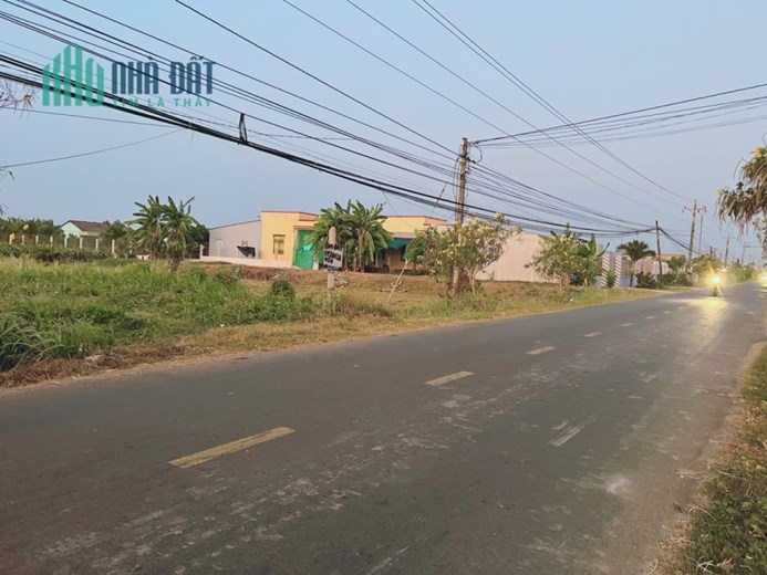 Bán lô đất thổ mặt tiền Tỉnh Lộ 833B giá 2,7 tỷ