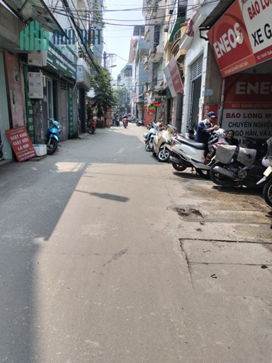 CỔ NHUẾ GIÁP PHẠM VĂN ĐỒNG - 5 TẦNG KINH DOANH -  Ô TÔ TRÁNH NHAU