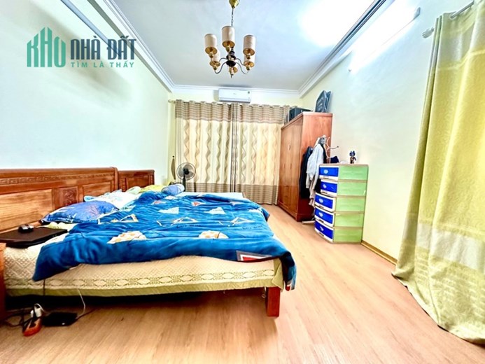 Nhà Đẹp-Việt Hưng-Mặt Ngõ Ô Tô-Thông Tứ Tung-Gần Phố-Kinh Doanh-Sầm Uất- 51m2- 5,5 Tỷ