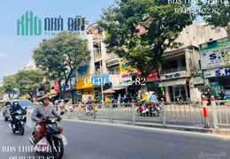 Bán gấp CHDV Sát MẶT TIỀN Bình Thạnh, cho thuê từ 80-100 tr/tháng, Chỉ nhỉnh 13 tỷ.