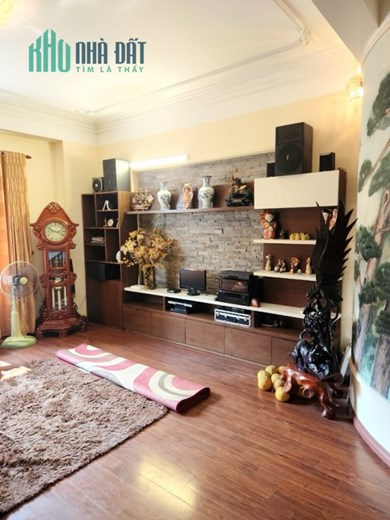 Tuyệt Phẩm- Nguyễn Văn Cừ- Phân Lô-Ô Tô Tránh- Trung Tâm- Sầm Uất-Tiện Ích- Hiếm Đẹp- 81m2- 13 Tỷ