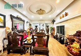 Tuyệt Phẩm- Nhà Phố- Nguyễn Sơn- Ô Tô Tránh- Lô Góc- Trung Tâm- Kinh Doanh- Tiện Ích- 95m2- 15,8 Tỷ