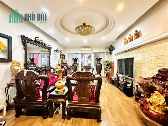 Tuyệt Phẩm- Nhà Phố- Nguyễn Sơn- Ô Tô Tránh- Lô Góc- Trung Tâm- Kinh Doanh- Tiện Ích- 95m2- 15,8 Tỷ