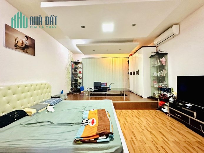 Tuyệt Phẩm- Nhà Phố- Nguyễn Sơn- Ô Tô Tránh- Lô Góc- Trung Tâm- Kinh Doanh- Tiện Ích- 95m2- 15,8 Tỷ
