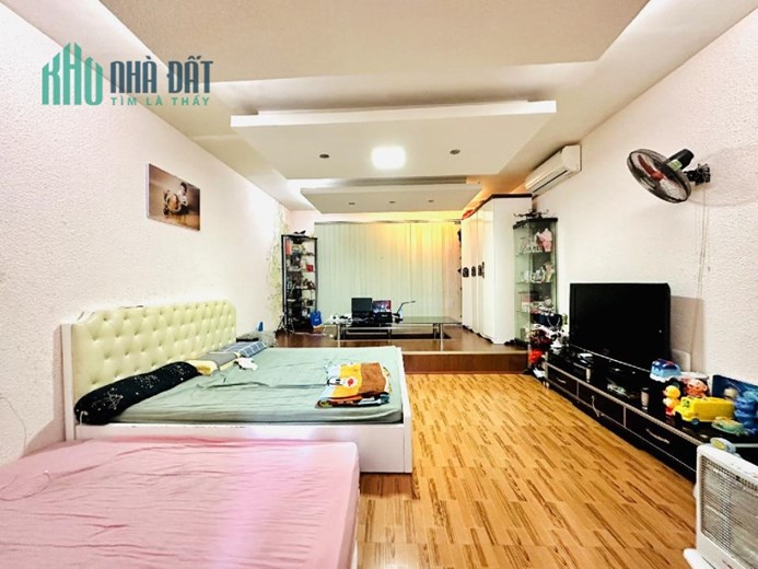 Tuyệt Phẩm- Nhà Phố- Nguyễn Sơn- Ô Tô Tránh- Lô Góc- Trung Tâm- Kinh Doanh- Tiện Ích- 95m2- 15,8 Tỷ