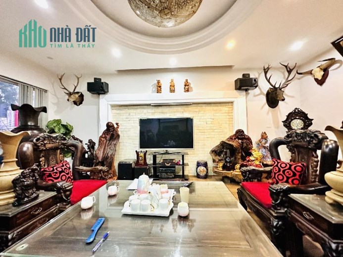 Tuyệt Phẩm- Nhà Phố- Nguyễn Sơn- Ô Tô Tránh- Lô Góc- Trung Tâm- Kinh Doanh- Tiện Ích- 95m2- 15,8 Tỷ