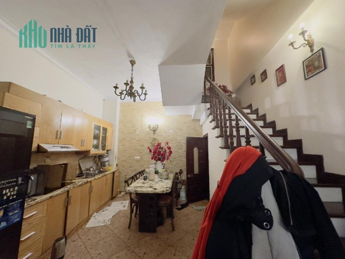 Quán Sứ - MẶT NGÕ Ô TÔ, SÂN CỰC RỘNG – 45m 5 tầng MT4m chỉ 13.9 tỷ