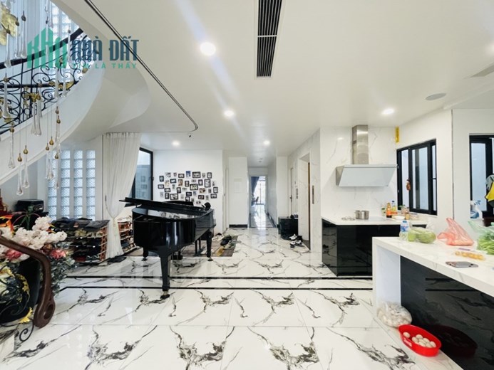NHÀ ĐẸP- BA ĐÌNH - ĐẤT QUAN- Doanh Thu gần 5 tỷ/ năm- ĐẦU TƯ SIÊU LỢI NHUẬN DT 300m2*10 Tầng