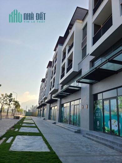 Cần bán Shophouse Biển 2 mặt tiền 205m2 Tổ Hợp Nghỉ Dưỡng & Giải Trí L'Aurora Phú Yên