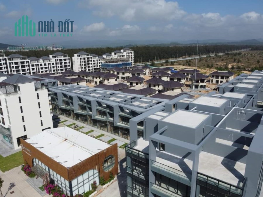 Cần bán Shophouse Biển 2 mặt tiền 205m2 Tổ Hợp Nghỉ Dưỡng & Giải Trí L'Aurora Phú Yên