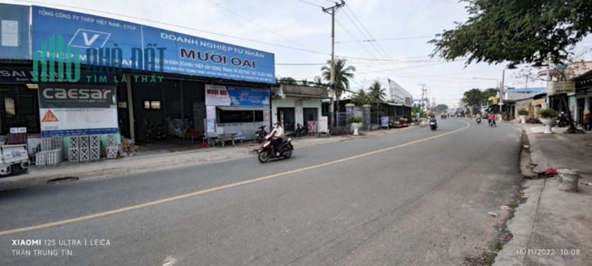 Bán đất trung tâm thị trấn Tân Trụ giá 700 triệu.m