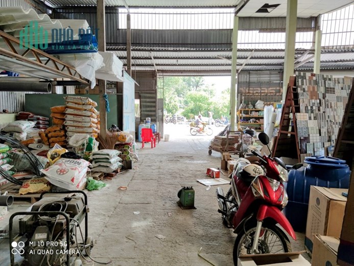 Bán đất trung tâm thị trấn Tân Trụ giá 700 triệu.m