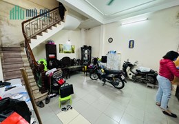 GẦN PHỐ, TRƯỚC NHÀ SH QUAY ĐẦU – Phố Hai Bà Trưng 35m 4 tầng MT5m chỉ 6.5 tỷ - CHỦ TỰ XÂY CHẮC CHẮN
