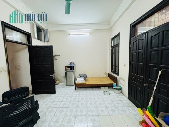 GẦN PHỐ, TRƯỚC NHÀ SH QUAY ĐẦU – Phố Hai Bà Trưng 35m 4 tầng MT5m chỉ 6.5 tỷ - CHỦ TỰ XÂY CHẮC CHẮN
