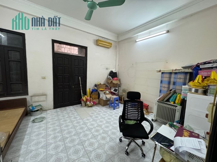 GẦN PHỐ, TRƯỚC NHÀ SH QUAY ĐẦU – Phố Hai Bà Trưng 35m 4 tầng MT5m chỉ 6.5 tỷ - CHỦ TỰ XÂY CHẮC CHẮN