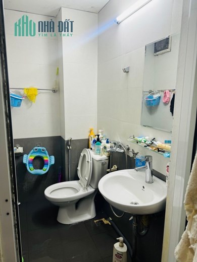 GẦN PHỐ, TRƯỚC NHÀ SH QUAY ĐẦU – Phố Hai Bà Trưng 35m 4 tầng MT5m chỉ 6.5 tỷ - CHỦ TỰ XÂY CHẮC CHẮN