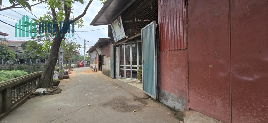 Bán đất Hương Mạc, Từ Sơn (Cạnh trường cấp 2 Hương Mạc) 97m2 x 4 tầng, 1x tỷ (Miễn TG)