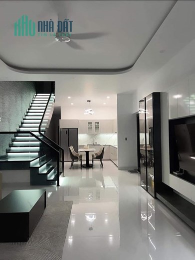 NHÀ MẶT TIỀN ĐƯỜNG HỒ VĂN HUÊ. PHƯỜNG NHƠN BÌNH CHỢ DINH