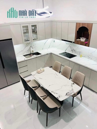 NHÀ MẶT TIỀN ĐƯỜNG HỒ VĂN HUÊ. PHƯỜNG NHƠN BÌNH CHỢ DINH