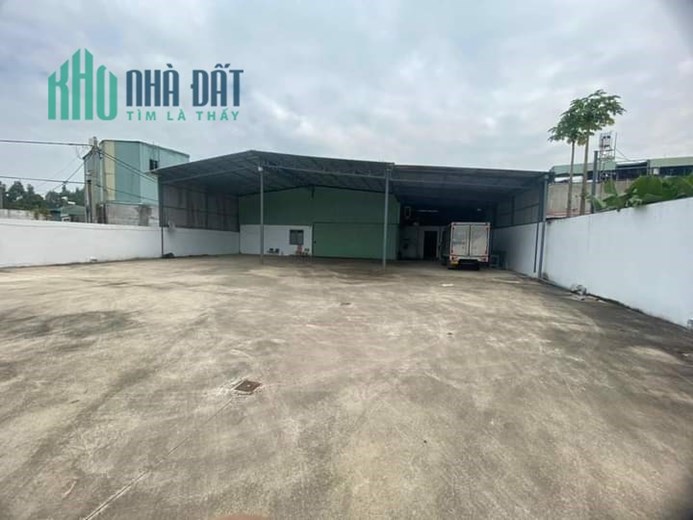 cho thuê 1250m2 xưởng tx52.
