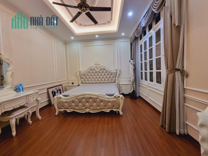 MẶT PHỐ LẠC LONG QUÂN-Ô TÔ -THANG MÁY- HỒ TÂY-QUẬN UỶ TÂY HỒ 100m2, 5 TẦNG, G46 TỶ.  0394902347