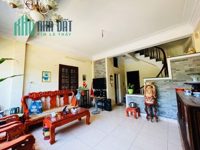 MẶT HỒ ĐẦM TRÒN, Ô TÔ VÒNG QUANH, LÔ GÓC 3 THOÁNG – 5 tầng 135 Đội Cấn 40m MT5m 11.8 tỷ - KINH DOANH