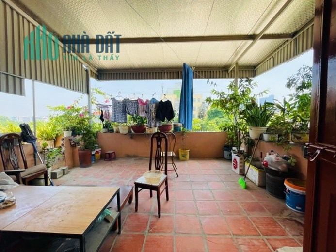 MẶT HỒ ĐẦM TRÒN, Ô TÔ VÒNG QUANH, LÔ GÓC 3 THOÁNG – 5 tầng 135 Đội Cấn 40m MT5m 11.8 tỷ - KINH DOANH