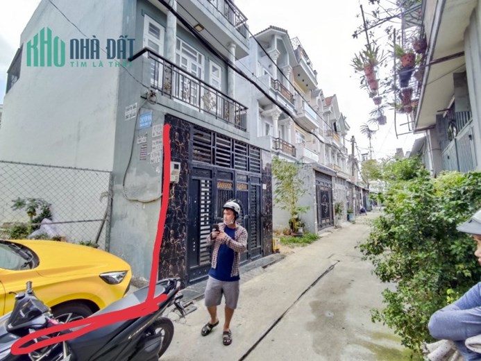 Chính chủ cần bán lô đất vị trí đẹp khu nhà lầu ngay trung tâm Quận 12, giá hạt dẻ