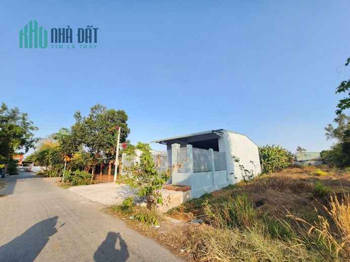 - Chủ gửi lô đất 1/ đường Nguyễn Thị Lắng , Tân Phú Trung , Củ Chi.