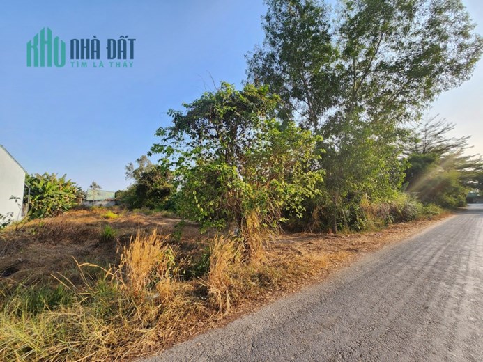 - Chủ gửi lô đất 1/ đường Nguyễn Thị Lắng , Tân Phú Trung , Củ Chi.